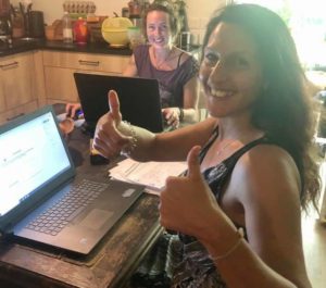 Photo d'une séance de coaching digital à domicile